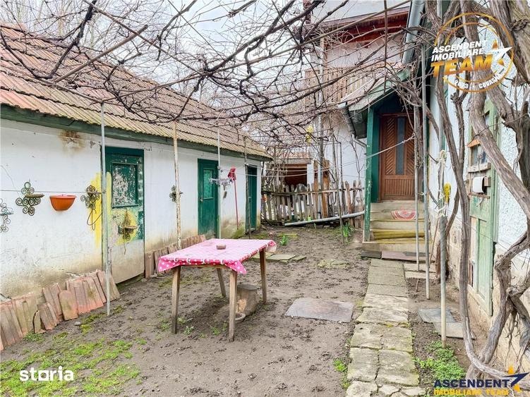 Casă cu 2 camere cu Teren 709 Mp în Central
