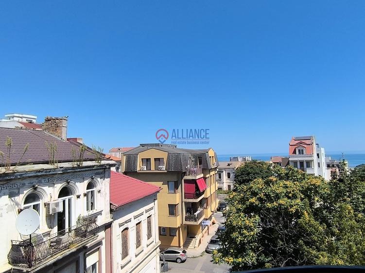 Apartament cu 3 camere semidecomandat în Peninsula