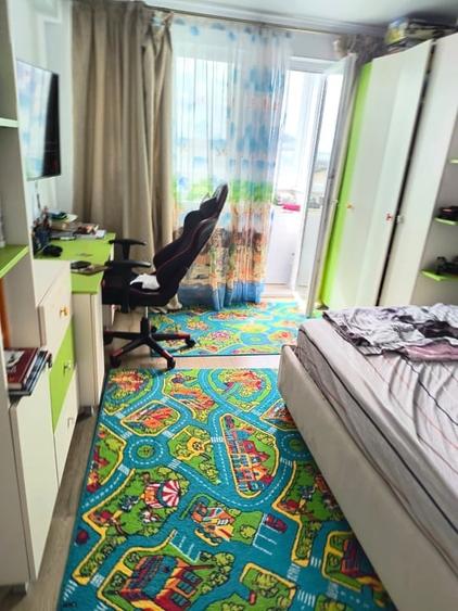 Apartament cu 3 camere decomandat, mobilat în Popas Păcurari