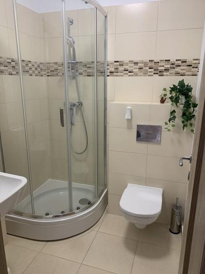 Apartament cu 3 camere semidecomandat în Băneasa