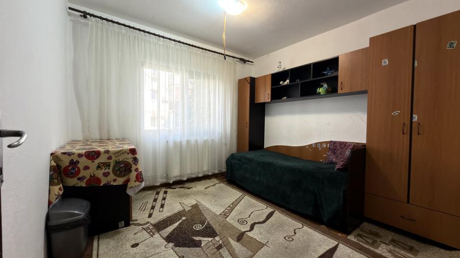 Apartament cu 3 camere nedecomandat, mobilat în Freidorf
