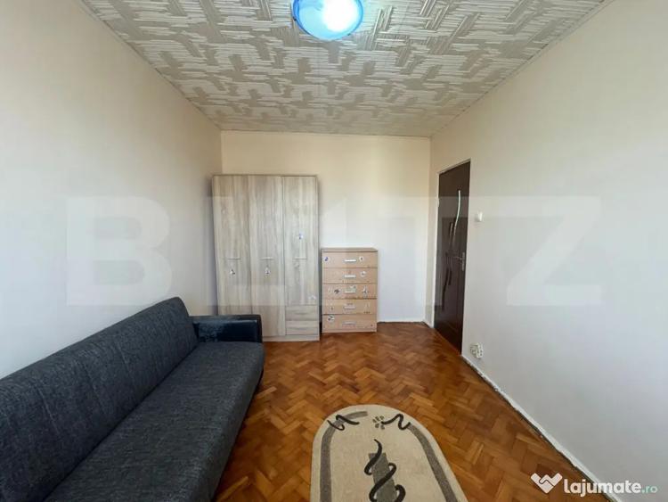 Apartament cu 3 camere semidecomandat în Central