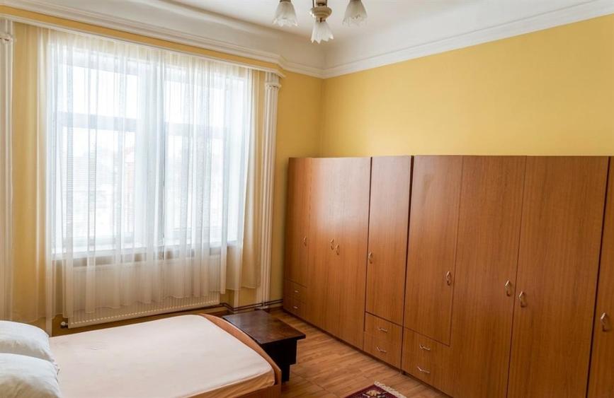 Casă cu 3 camere cu Canalizare în Ultracentral