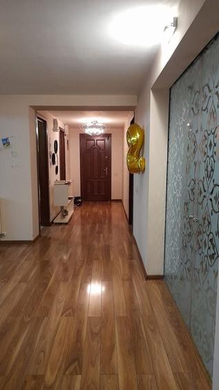 Apartament cu 5 camere decomandat, mobilat în Central