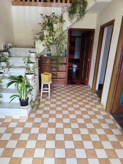 Casă individuală cu 5 camere cu Canalizare în Balș
