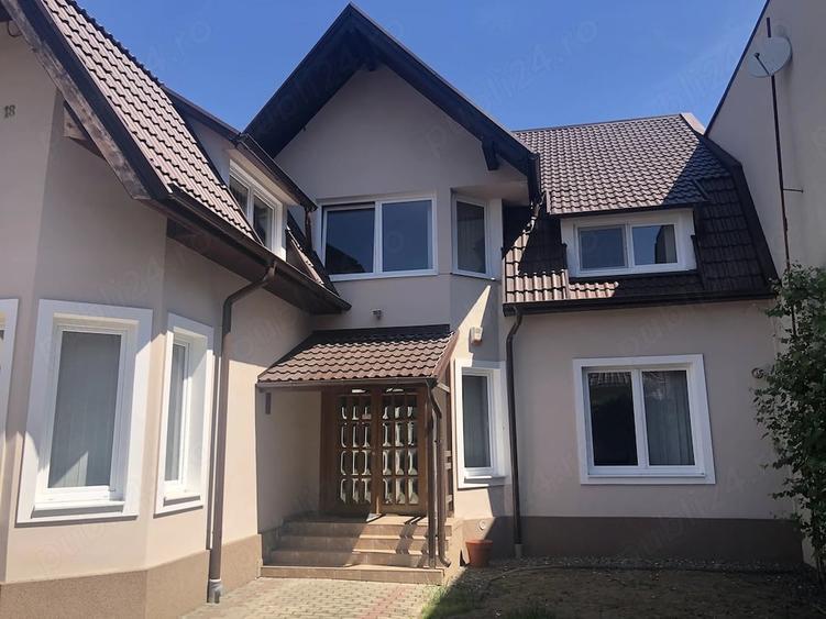 Casă cu 5 camere cu Teren 255 Mp în Central