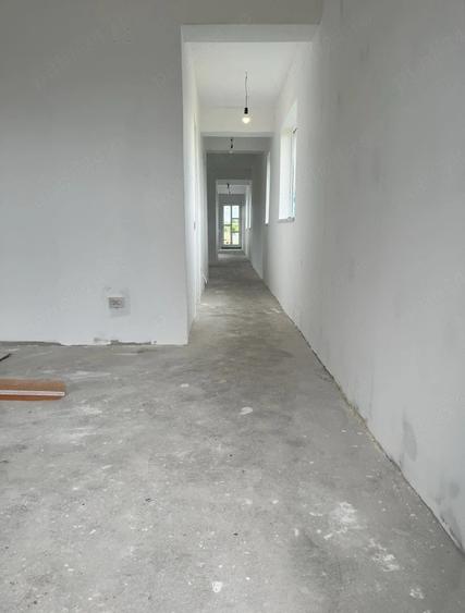 Casă cu Teren 1300 Mp în Adunații-Copăceni