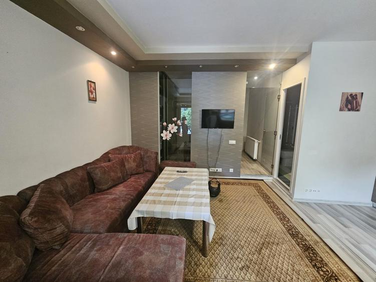 Apartament cu 2 camere semidecomandat, mobilat în Plopilor
