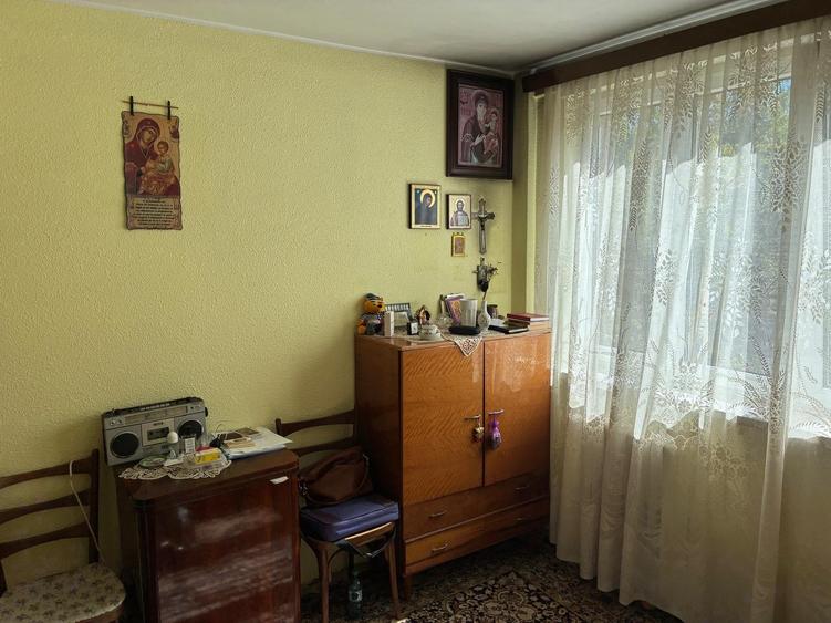 Apartament cu 3 camere semidecomandat în Drumul Taberei