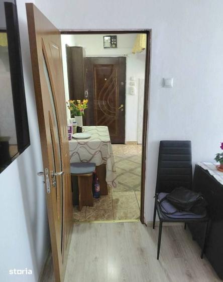Apartament cu 2 camere semidecomandat în Calea București
