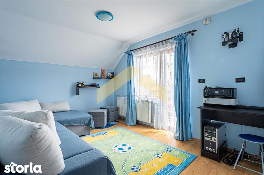 Casă cu 3 camere decomandat cu Teren 490 Mp în Zimandu Nou