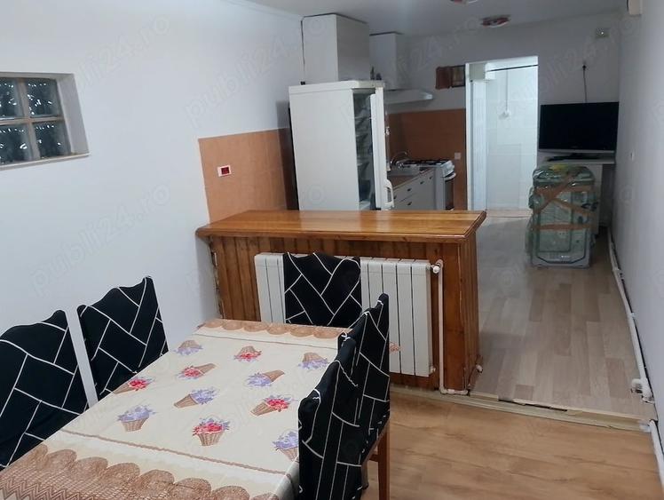 Casă cu 4 camere cu Teren 200 Mp în Central