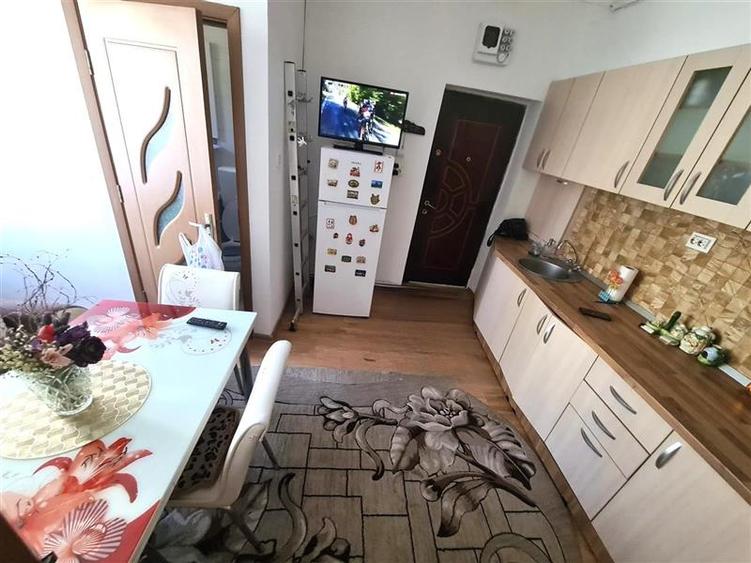 Garsonieră decomandată, mobilată în Astra