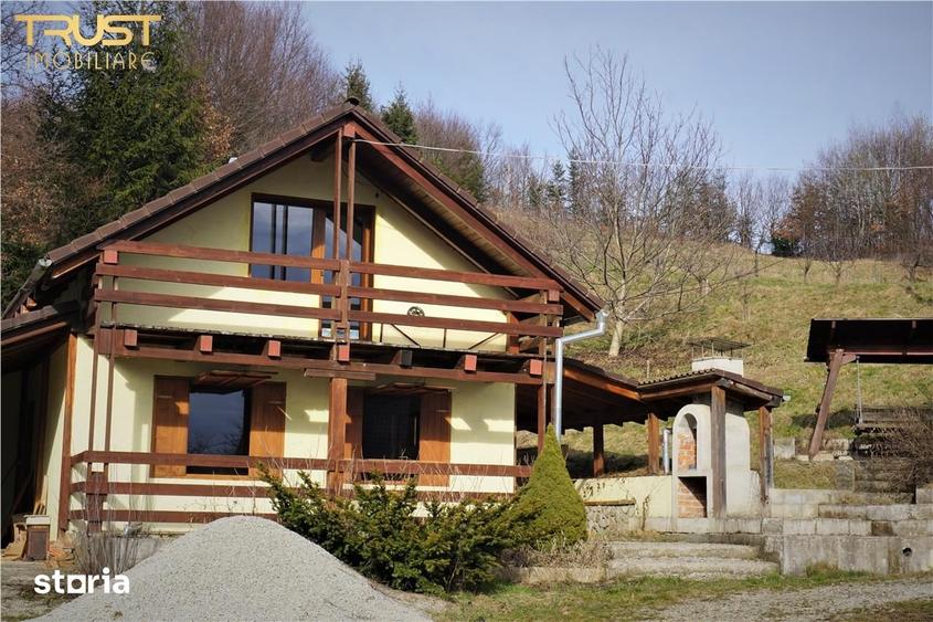 Casă cu 4 camere cu Teren 10423 Mp în Josenii Bârgăului