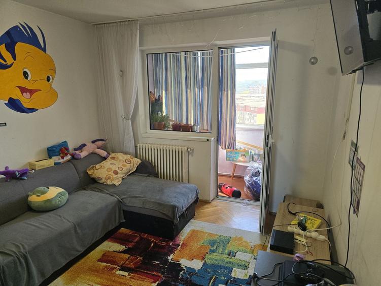 Apartament cu 3 camere decomandat în Ostroveni