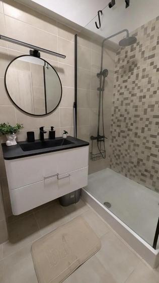 Apartament cu 2 camere decomandat în Uverturii