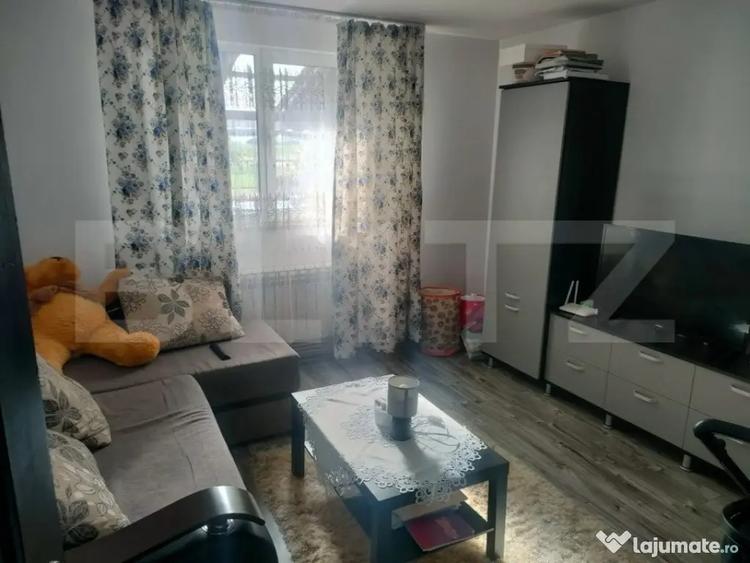 Casă cu 4 camere cu Teren 388 Mp în Siret
