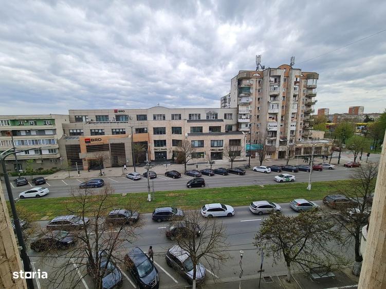 Apartament cu 2 camere decomandat în Băncilor