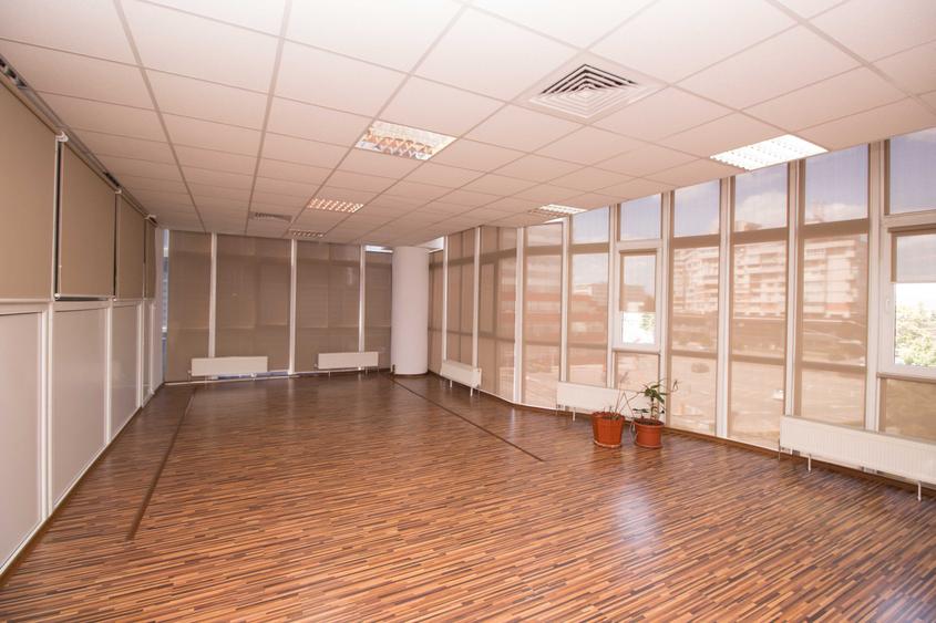 Spațiu comercial, de 1,200 mp, în Ultracentral