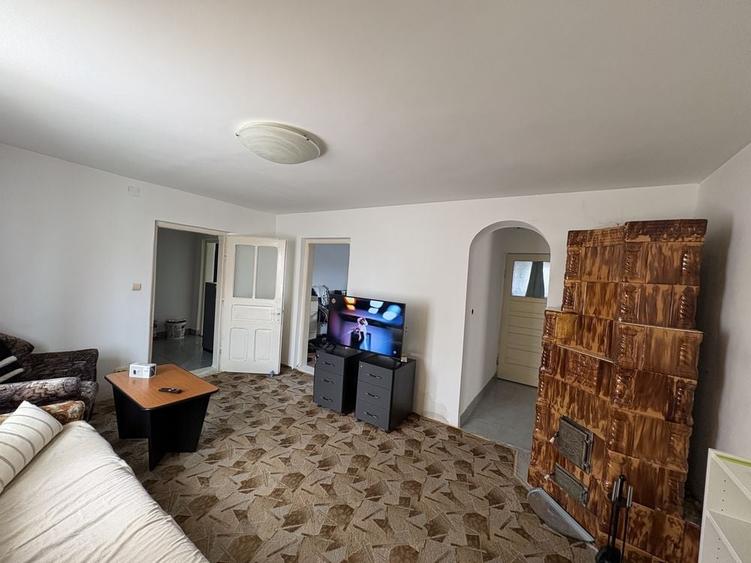Casă cu 3 camere în Morărești