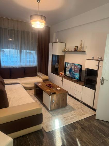 Apartament cu 2 camere decomandat în Exterior Est