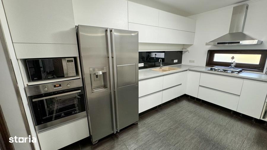 Apartament cu 4 camere decomandat în Aviației