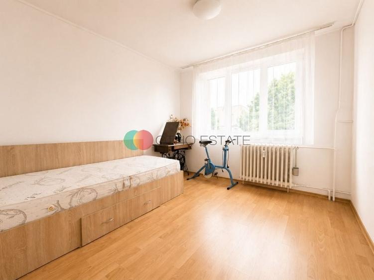 Apartament cu 3 camere, mobilat în Dristor