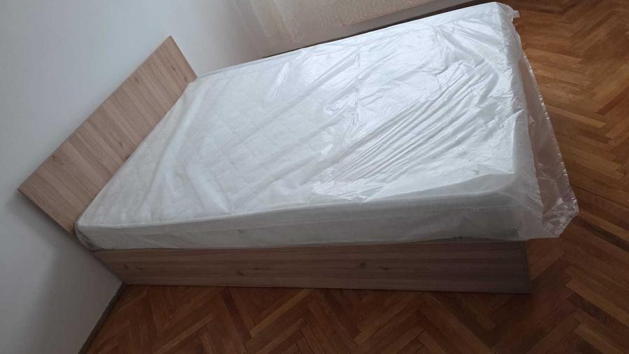 Apartament cu 3 camere decomandat în Basarabia