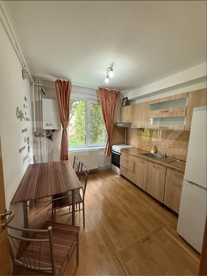 Garsonieră de închiriat, 31 mp, zona Astra - 3