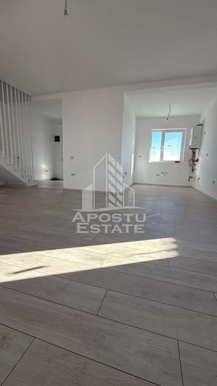Duplex cu 4 camere cu Canalizare în Remetea Mare