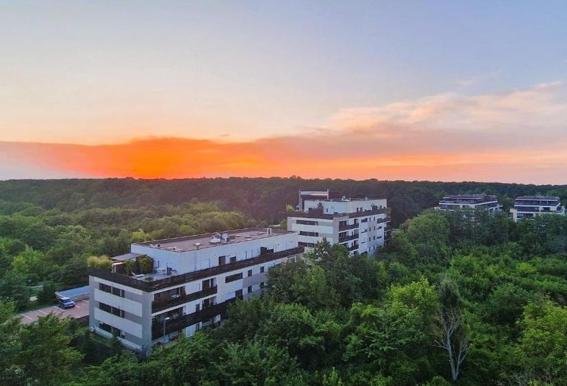 Apartament cu 3 camere decomandat în Băneasa