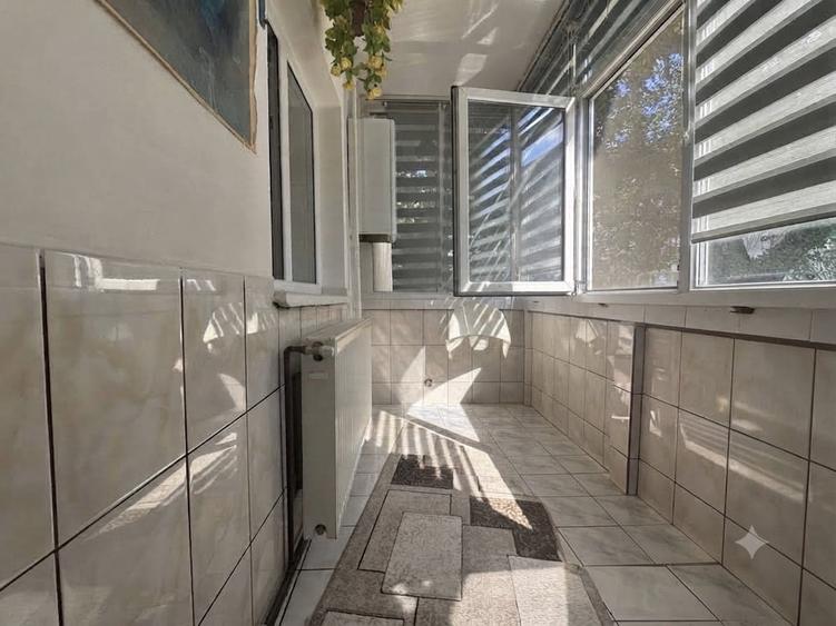 Apartament cu 2 camere decomandat în Nicolina