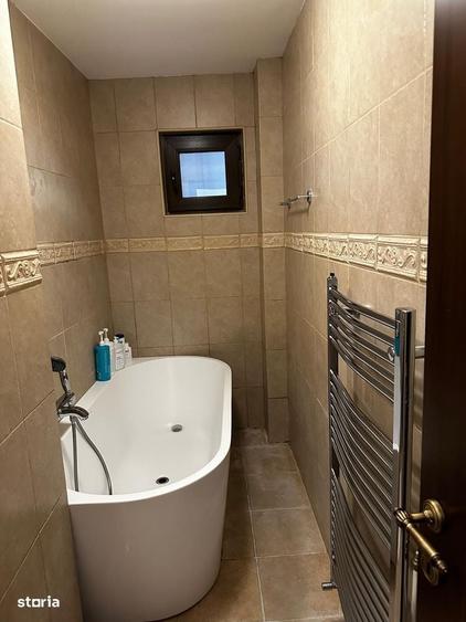 Apartament cu 4 camere în Ultracentral