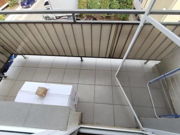 Apartament cu 2 camere semidecomandat în Florești