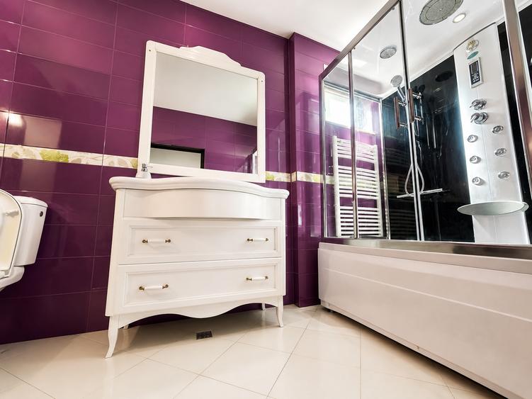 Casă individuală cu 7 camere cu Teren 1090 Mp în Cazasu
