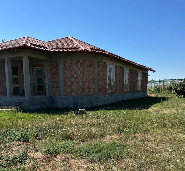 Casă cu 4 camere cu Teren 650 Mp în Vânători