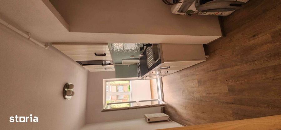 Apartament cu 2 camere decomandat în Tractorul