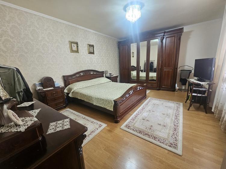 Casă individuală cu 5 camere cu Teren 558 Mp în Dorobanților