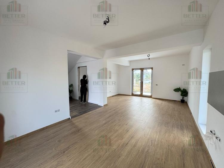 Casă individuală cu 5 camere cu Teren 275 Mp în Berceni