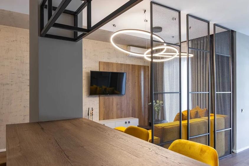 Apartament cu 2 camere semidecomandat, mobilat în Ultracentral