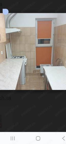 Garsonieră decomandată în Titan