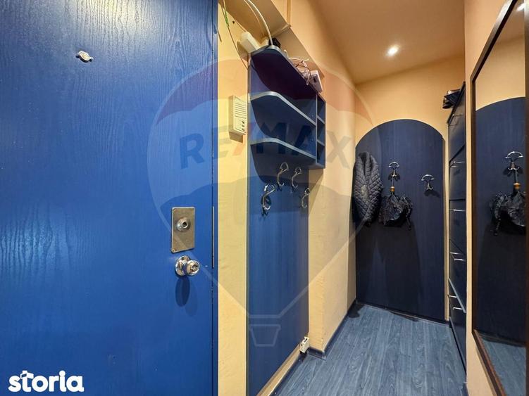 Apartament cu 3 camere, mobilat în Polivalentă