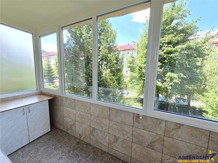 Apartament cu 3 camere decomandat în Noua