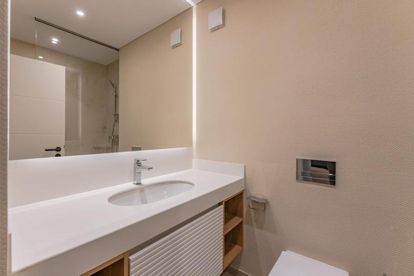 Apartament cu 3 camere decomandat, mobilat în Central