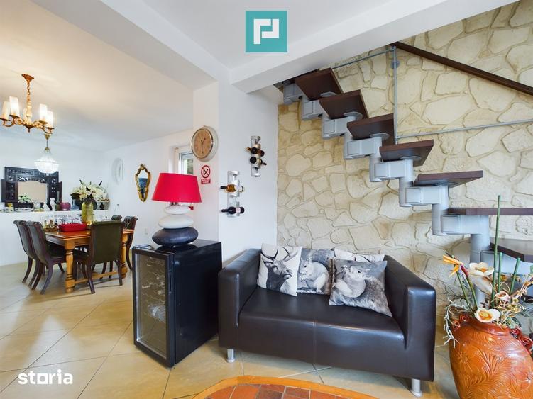 Casă cu 6 camere cu Teren 1810 Mp în Moneasa