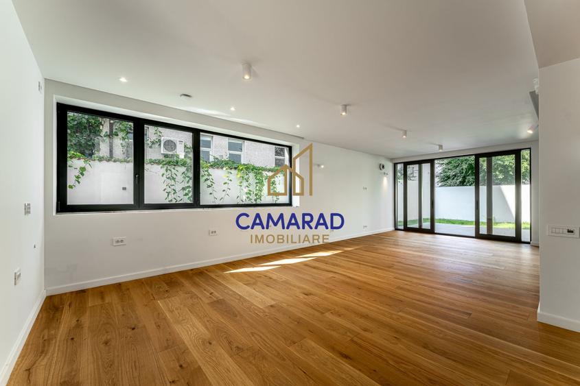Casă individuală cu 6 camere cu Canalizare în Băneasa