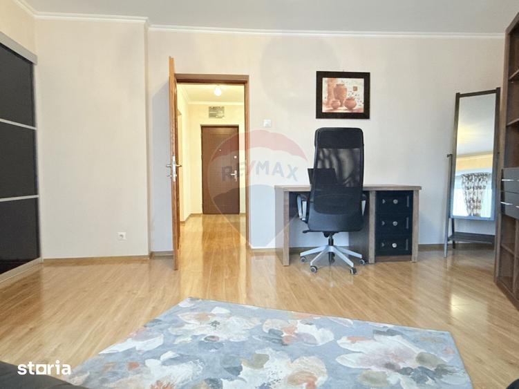 Apartament cu 3 camere, mobilat în Universitate