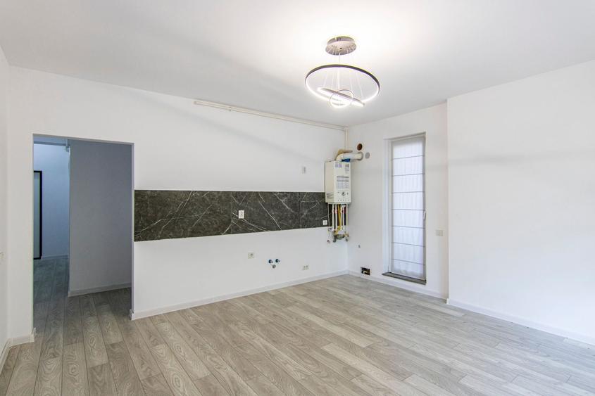 Apartament cu 3 camere semidecomandat în Drumul Taberei