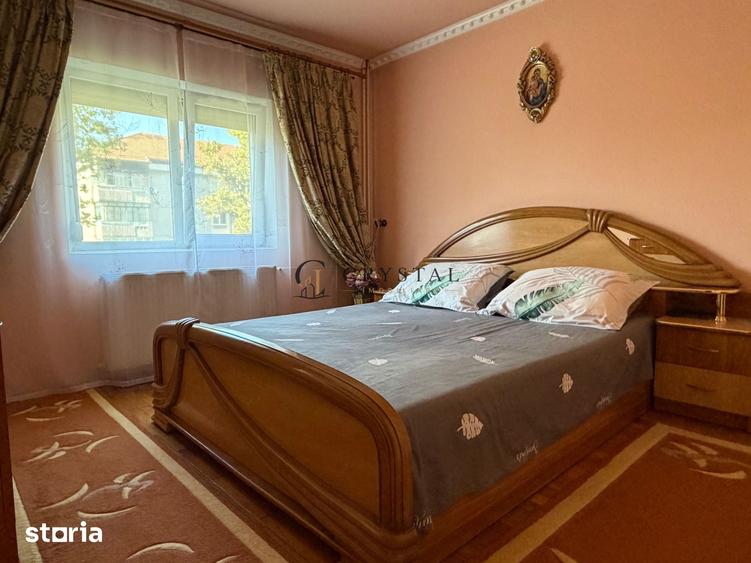 Apartament cu 3 camere decomandat în Decebal