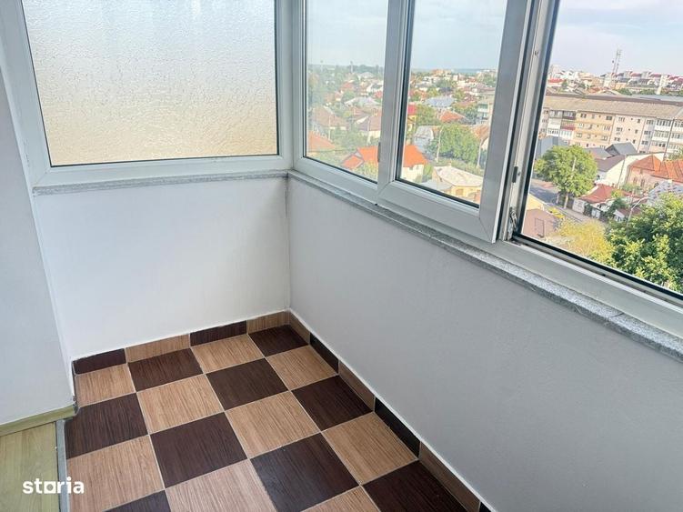 Apartament cu 3 camere decomandat în Micro 4
